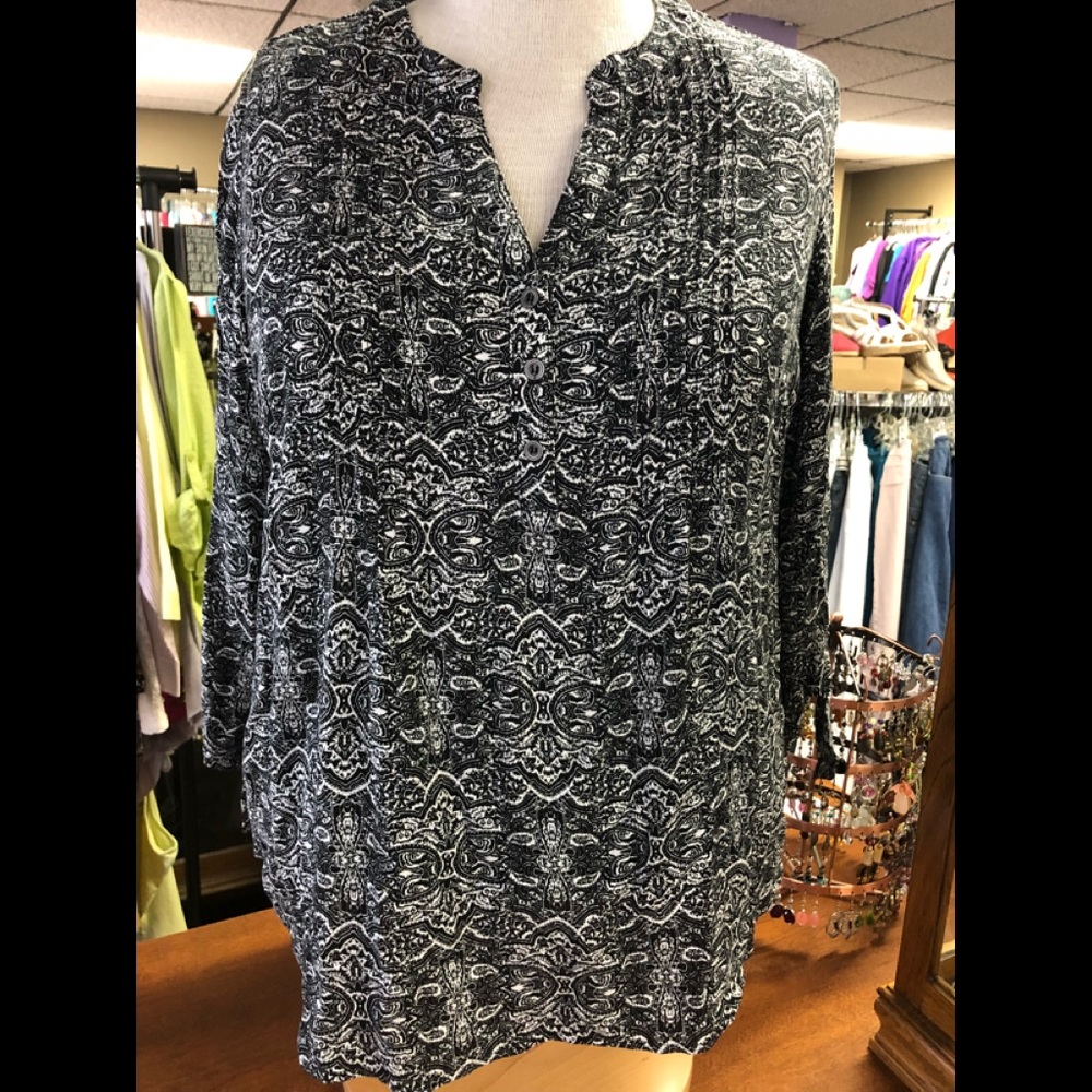 Dress Barn 1X NWT Black & White blouse #1497